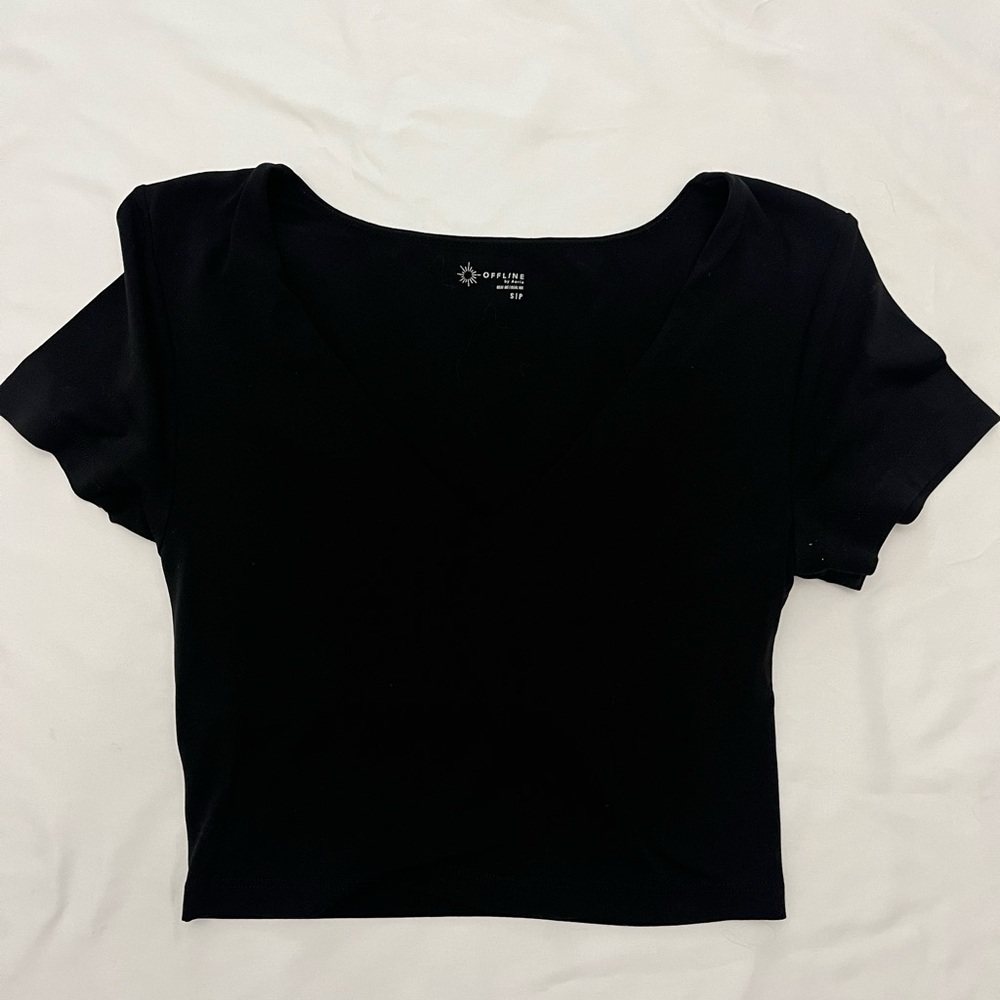Offline by Aerie Black V-Neck Women's Top